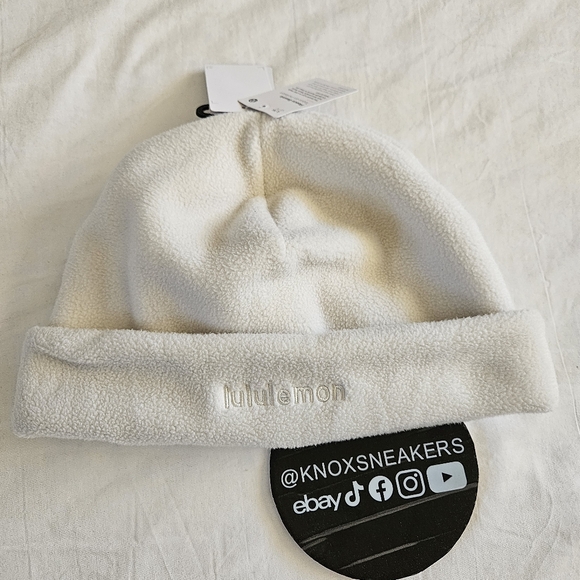 Lululemon Fleece Beanie BONE Beige Lu9bwds Adult Size L/XL - Picture 1 of 6